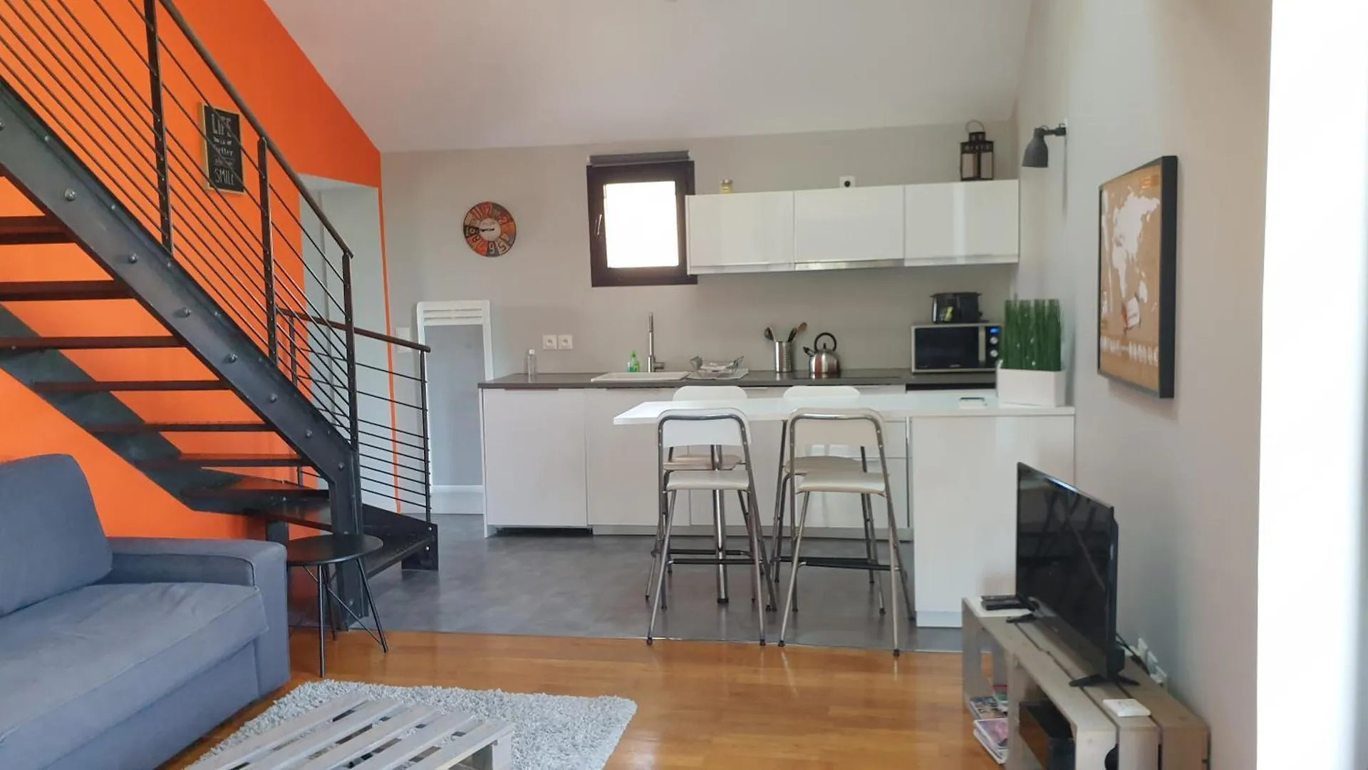 Le Loft De Genas - L'Atelier Et La Villa 0*,